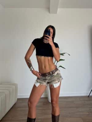 Short Nicole
