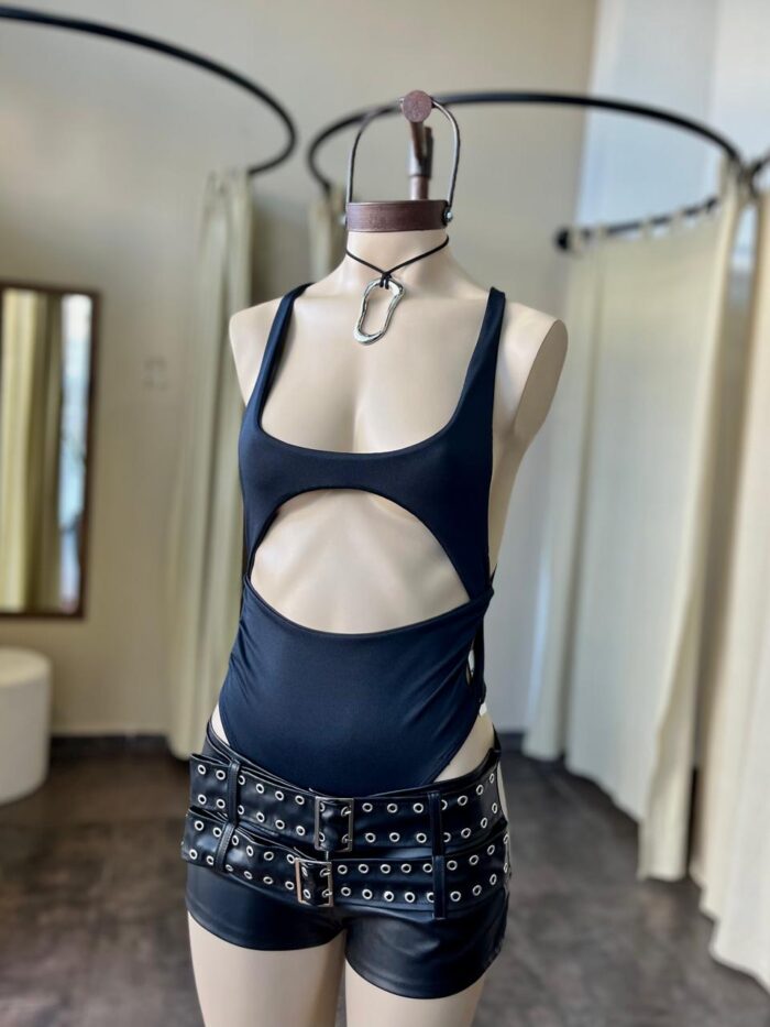 Body Naomi - Image 3